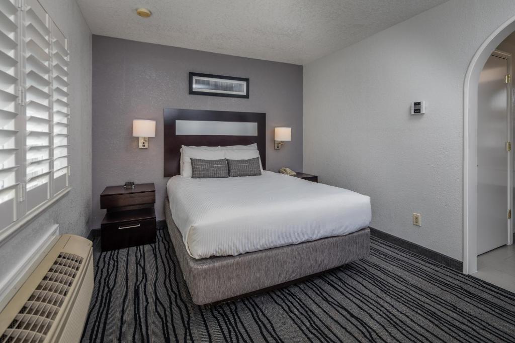 Redwood Creek Inn image