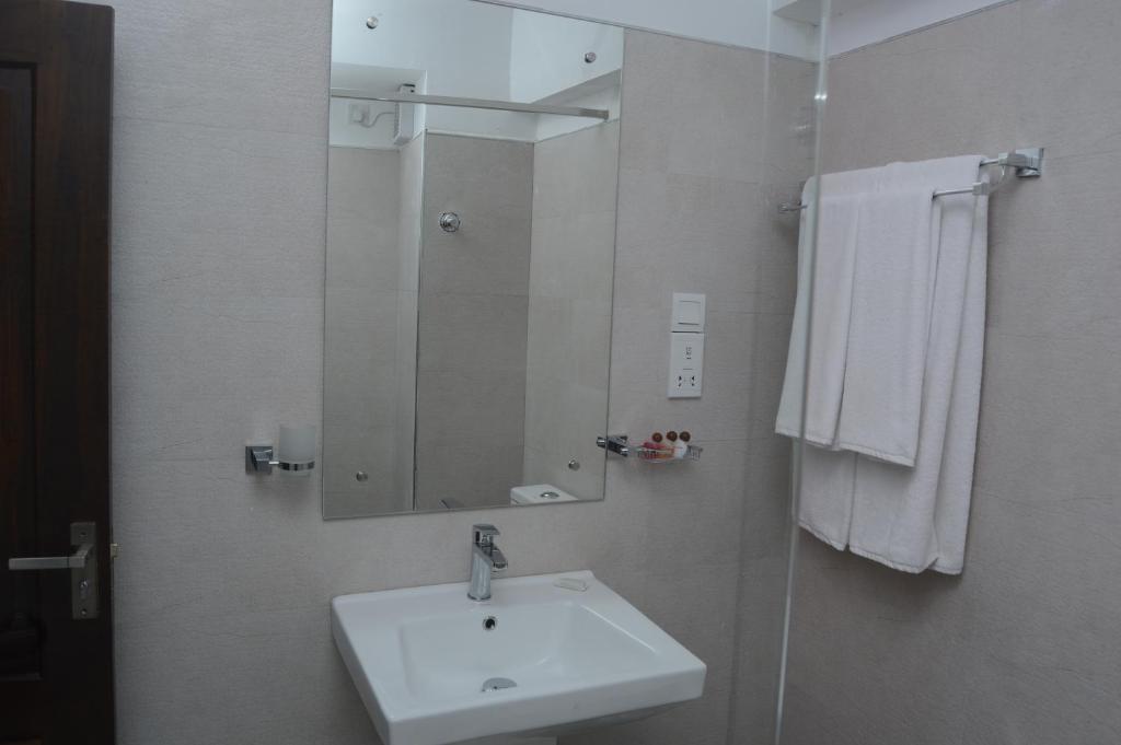 Двухместный (Улучшенный двухместный номер с 1 кроватью), Sandriana Lake View Hotel