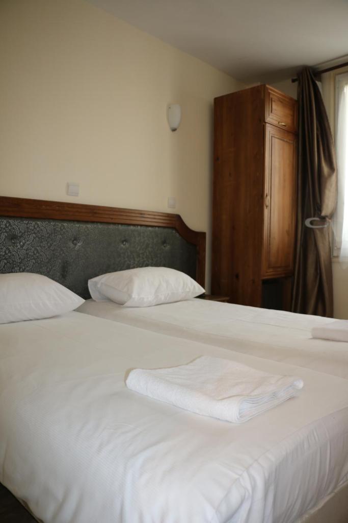 Двухместный (Двухместный номер с 2 отдельными кроватями), Grand Hôtel de Clermont