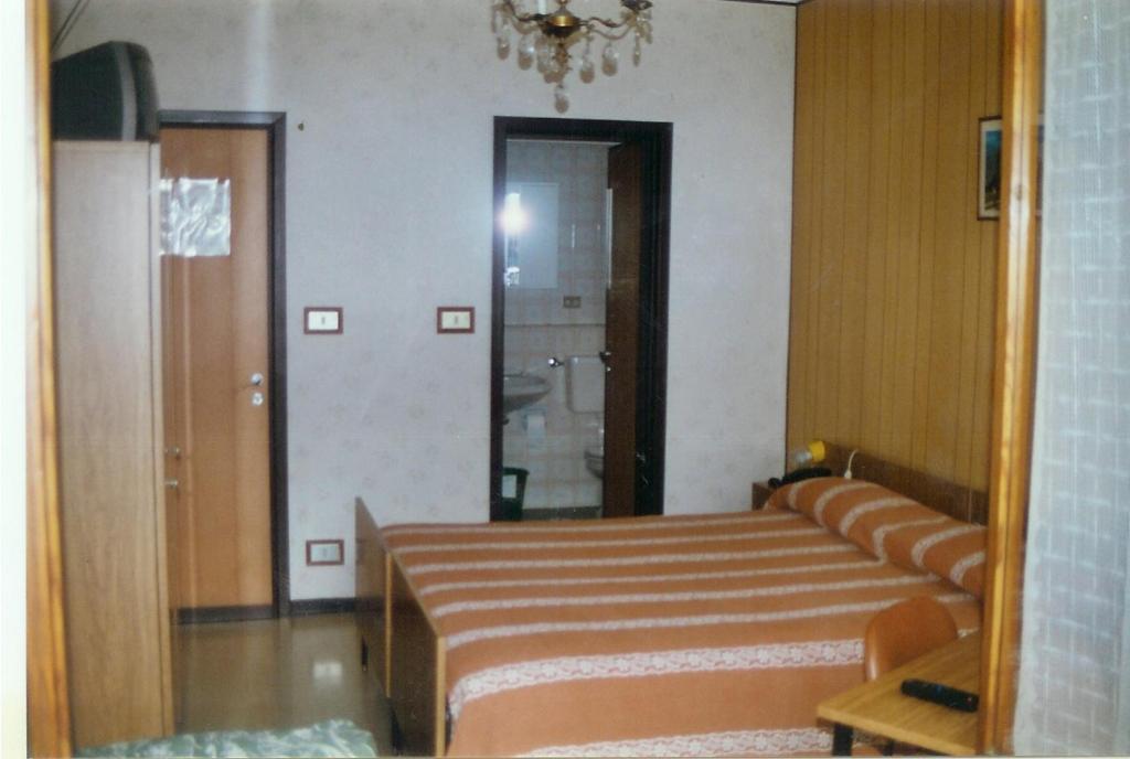 Dufour Hotel photo 1