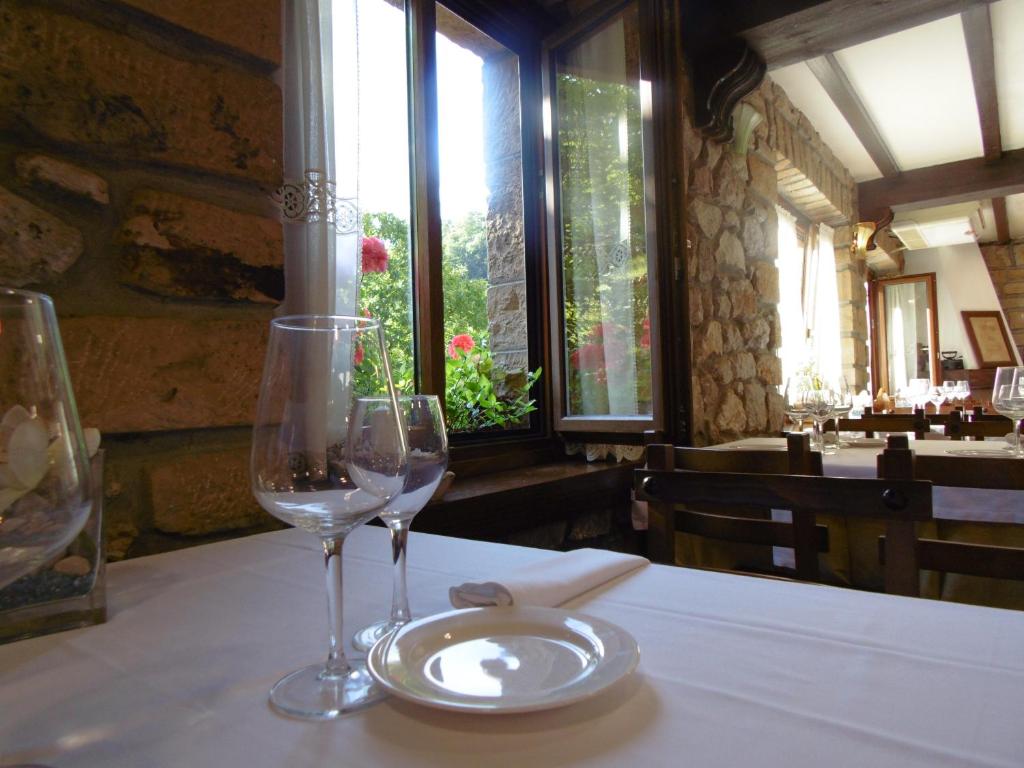 Logis Hotel Restaurante La Casa de Juansabeli photo 3
