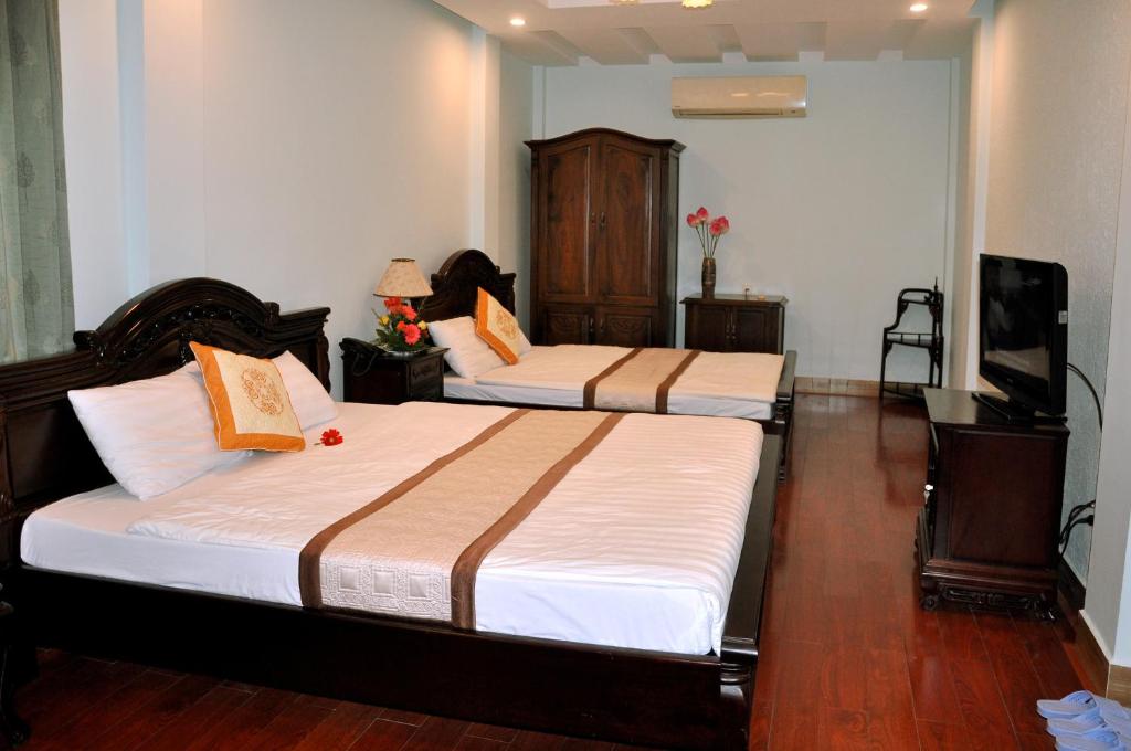 Thai Binh Hotel 2 - Tap to explore photos