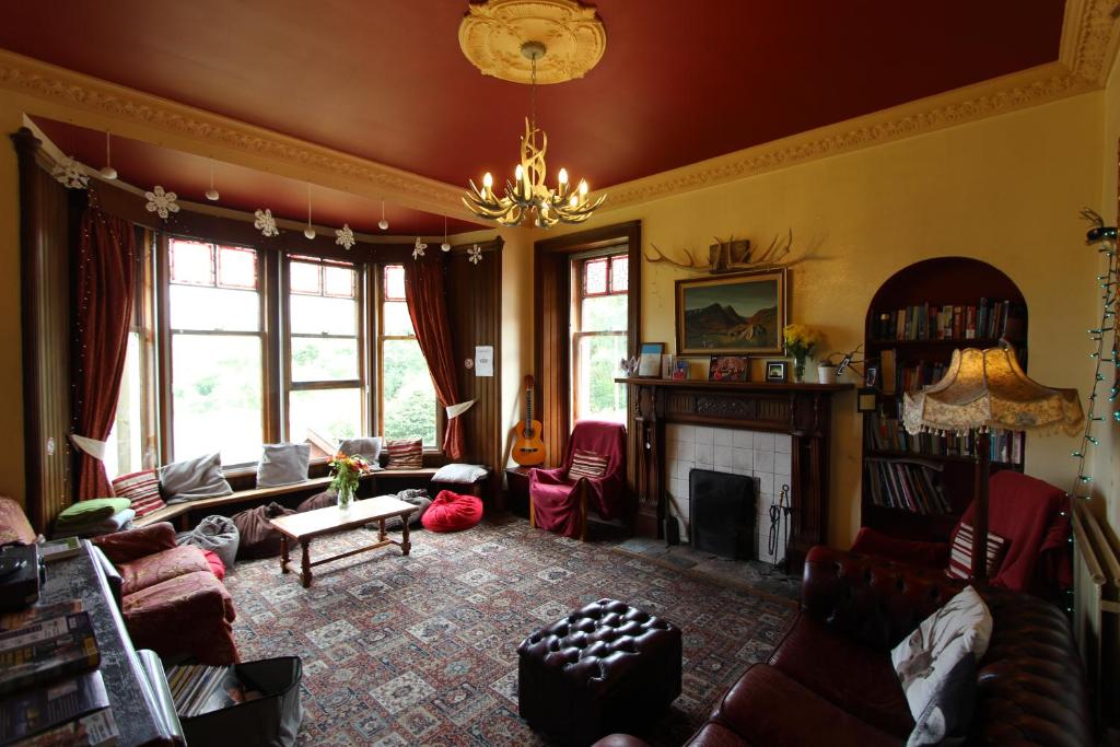 Fort William Backpackers - Tap to explore photos