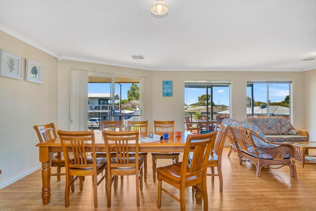Green Reef Beach House - Aldinga Beach - C21 SouthCoast Holidays photo 3
