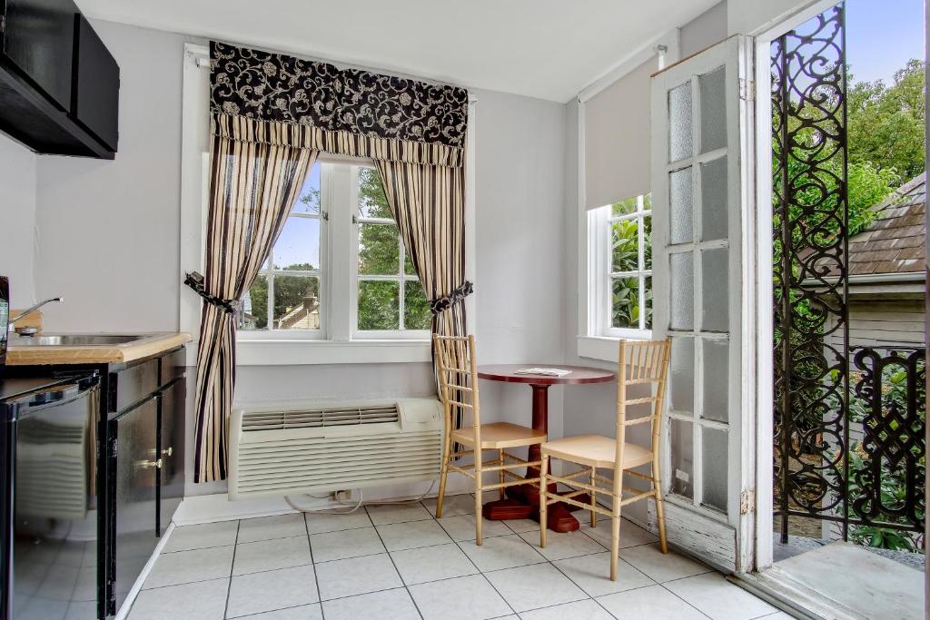 Rathbone Mansions New Orleans Room Type - Superior King 