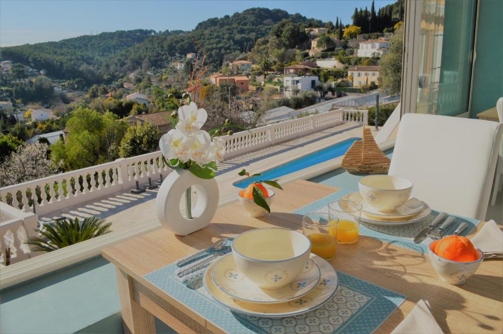 Villa La Terre Des Lauriers B&B - Tap to explore photos