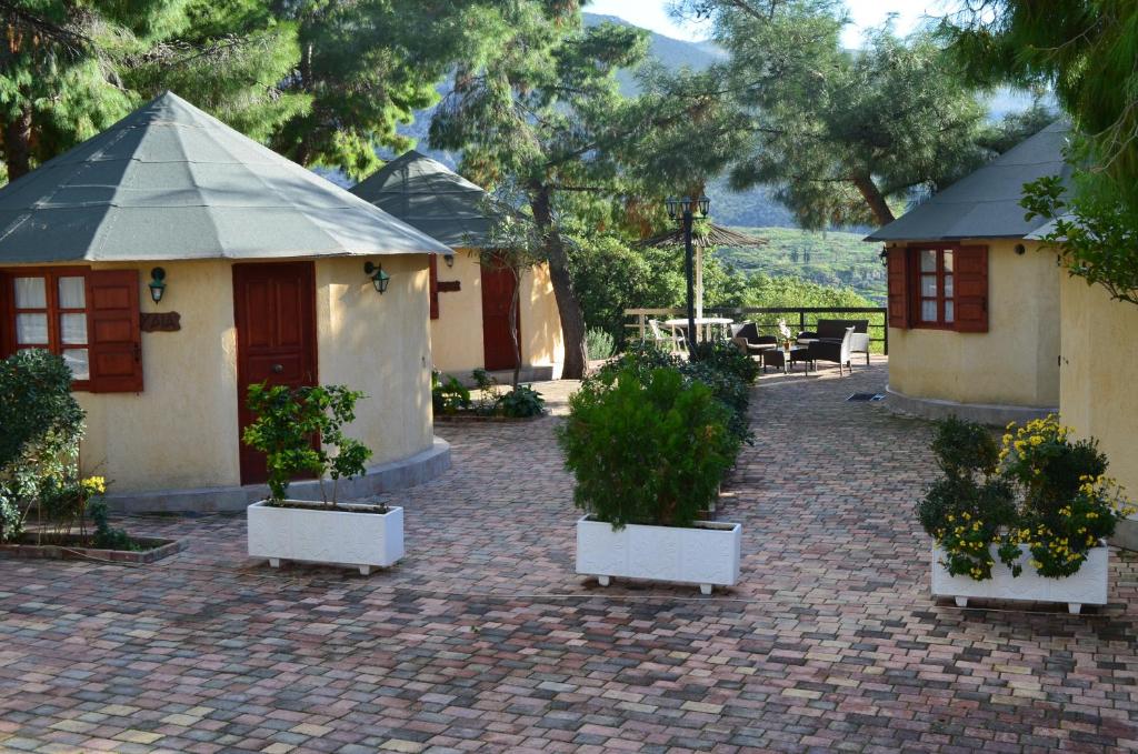 Chrissa Camping Rooms & Bungalows photo 3