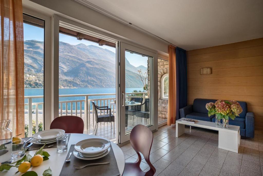 Casa Toblini al Lago on the beach photo 4