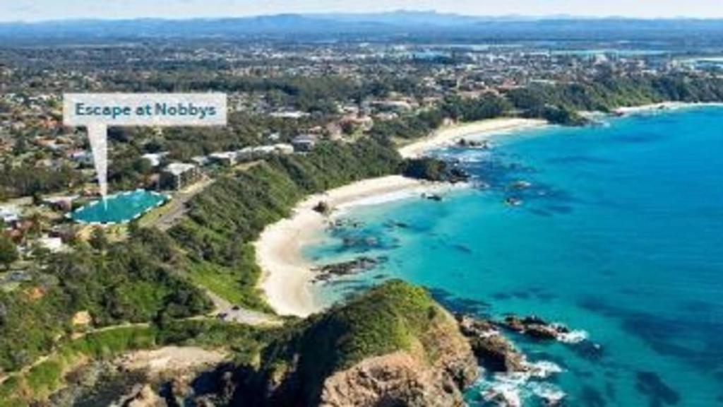 Escape At Nobbys Executive Townhouse 1 74 Pacific Drive photo 4