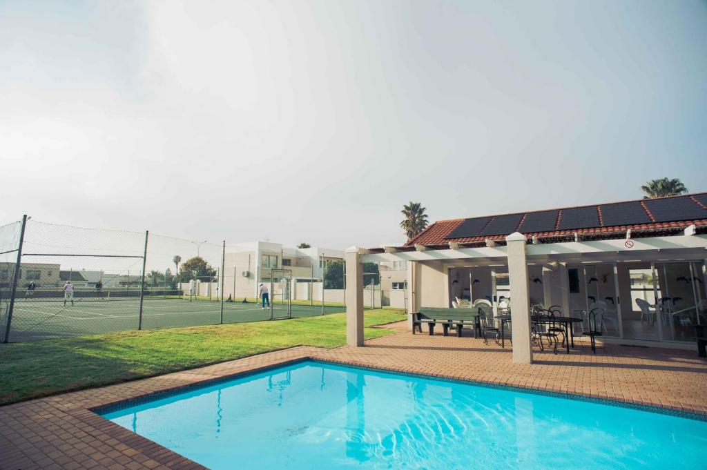 20 Cayman Beach, Gordon's Bay photo 4