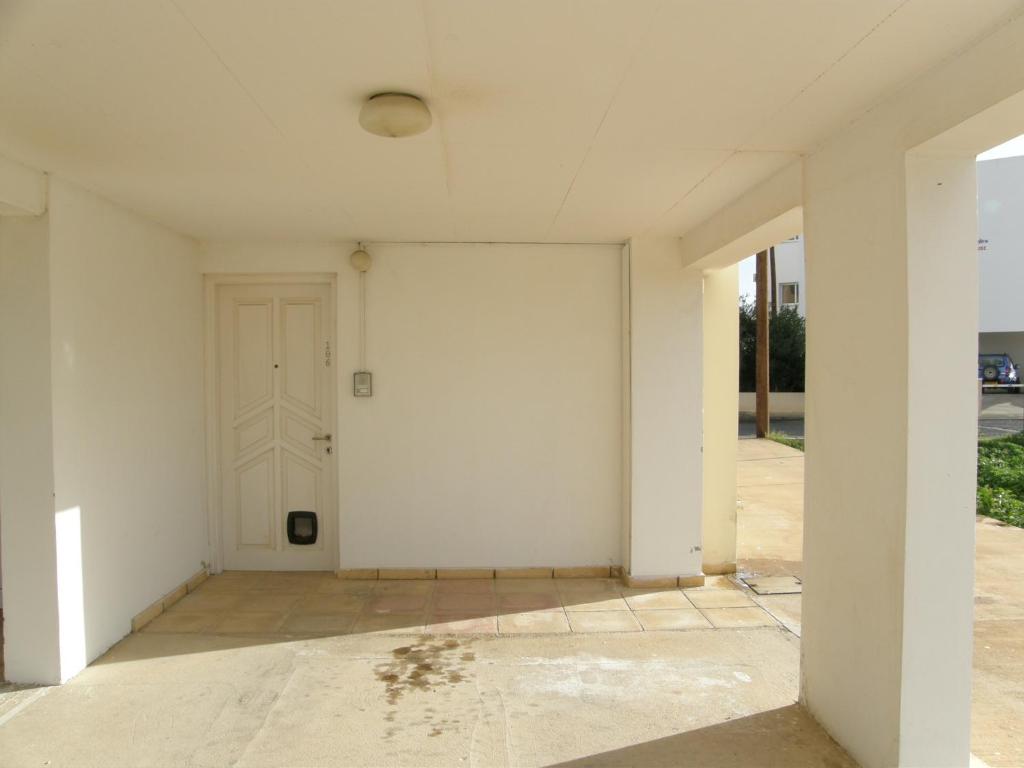 Athena and The Owl Beachside Apt photo 4