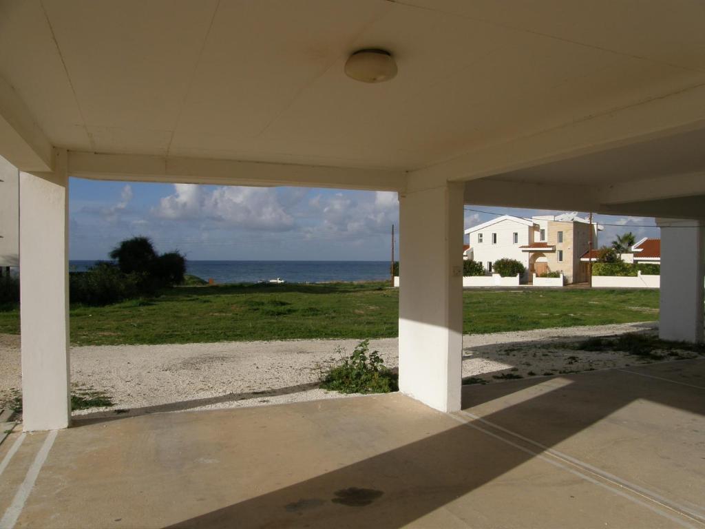 Athena and The Owl Beachside Apt photo 3