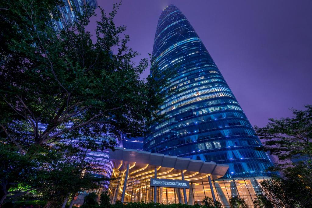 Four Seasons Hotel Guangzhou-Free Shuttle Bus to Canton Fair Complex & Overseas Buyer Registration Services during Canton Fair Period photo 1