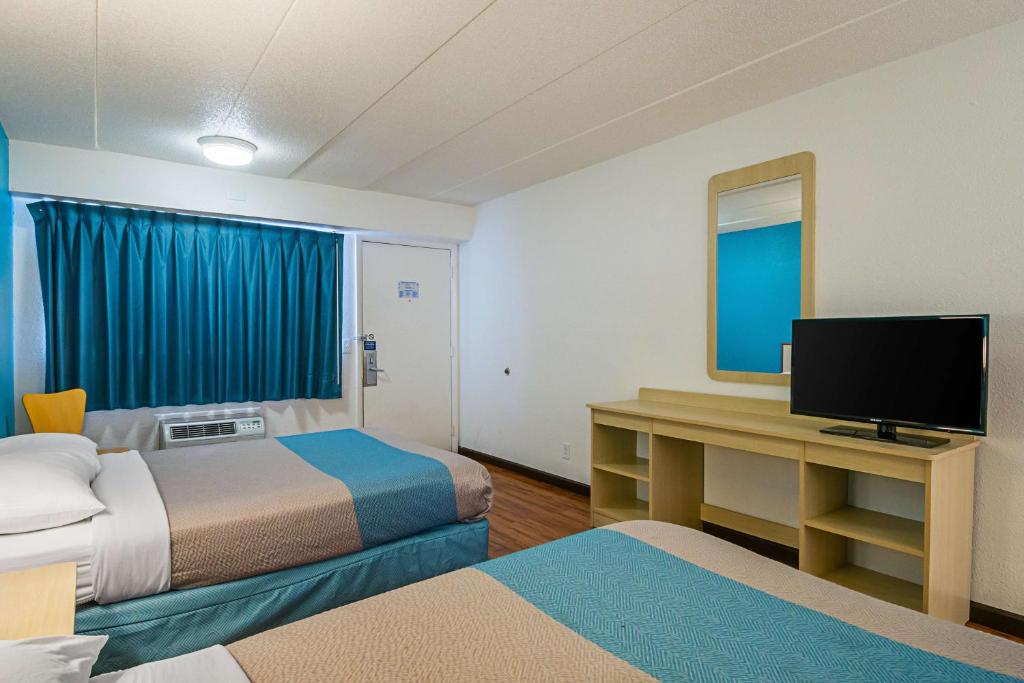 Motel 6-Knoxville, TN - North photo 3