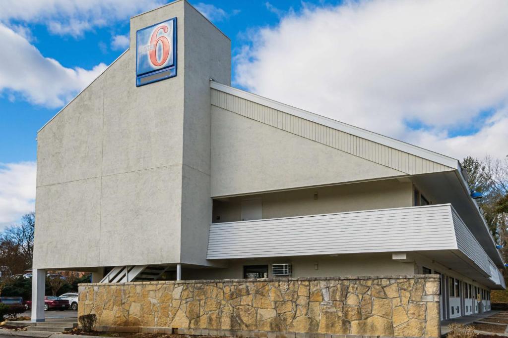 Motel 6-Knoxville, TN - North photo 1