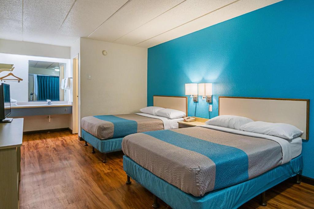Motel 6-Knoxville, TN - North photo 4
