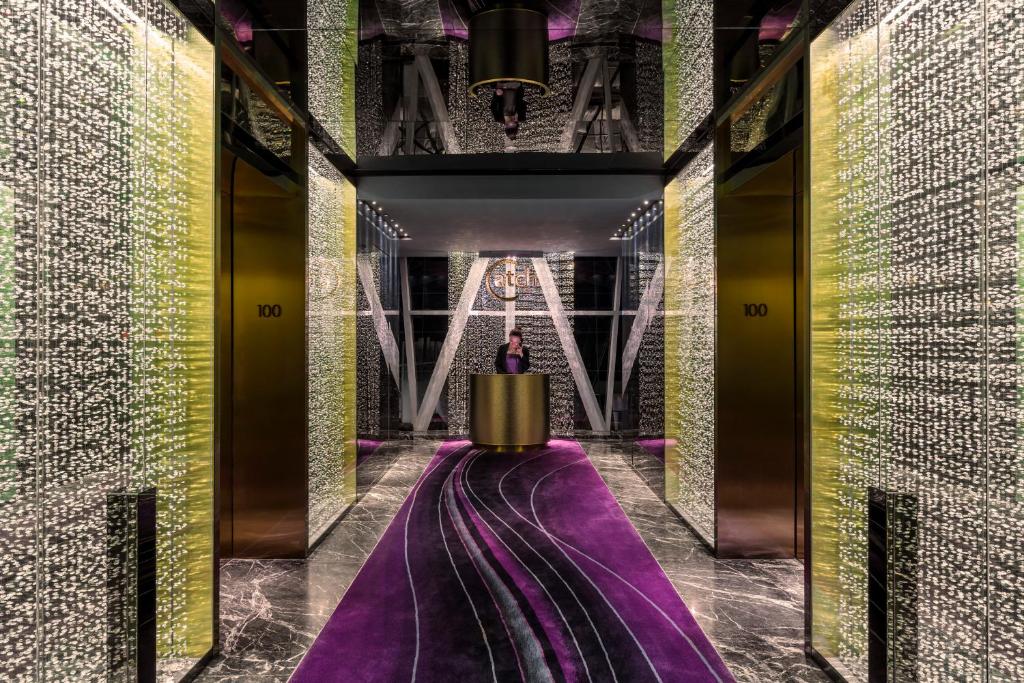 Four Seasons Hotel Guangzhou-Free Shuttle Bus to Canton Fair Complex & Overseas Buyer Registration Services during Canton Fair Period photo 3