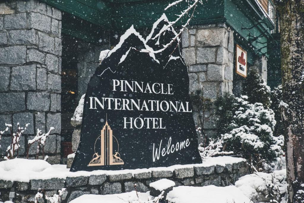 Pinnacle Hotel Whistler photo 4