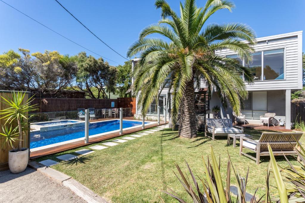 Front Beach House photo 4
