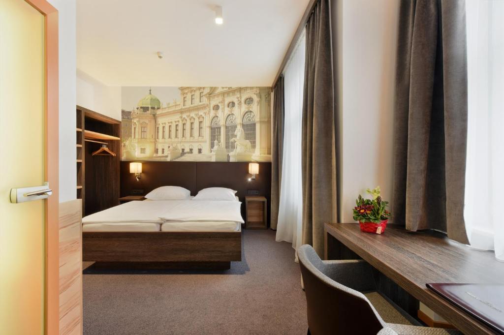 Двухместный (Улучшенный двухместный номер с 1 кроватью), Hotel Lucia