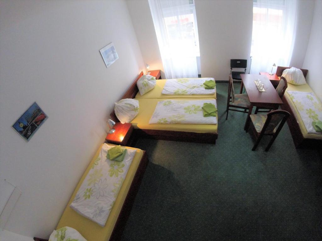 Четырехместный (Четырехместный номер), Pension San Francisco