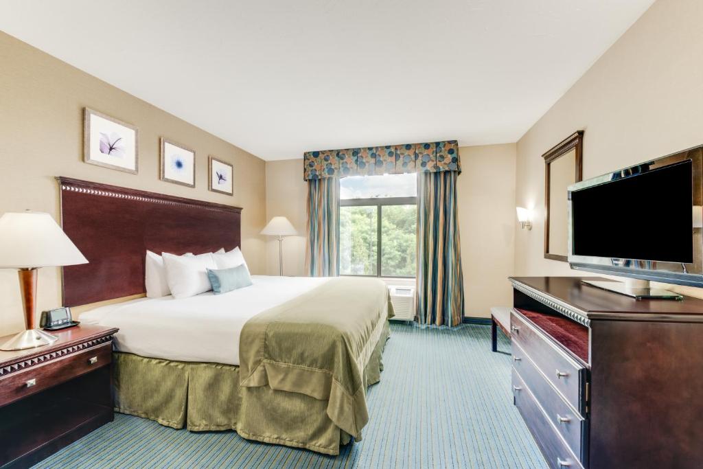Wingate by Wyndham - York photo 3