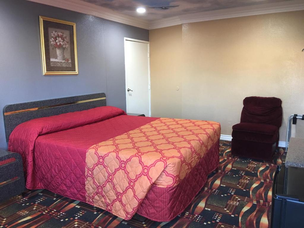 Budget Inn image