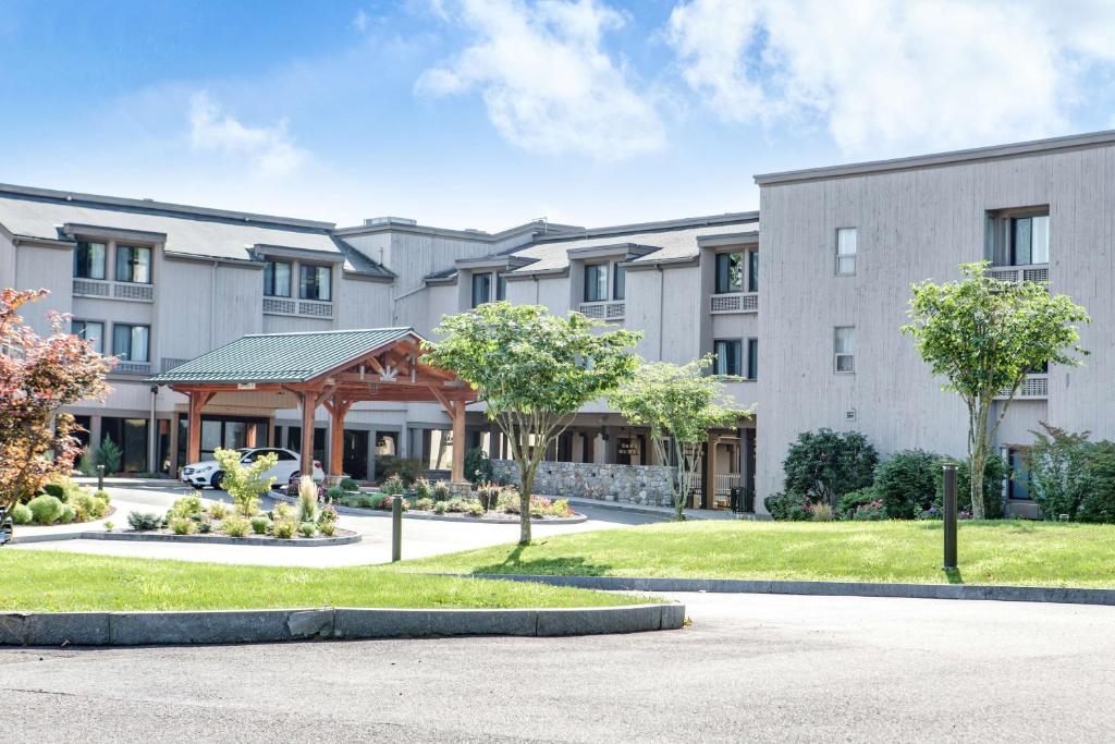 Heritage Hotel, Golf, Spa & Conference Center, BW Premier Collection image