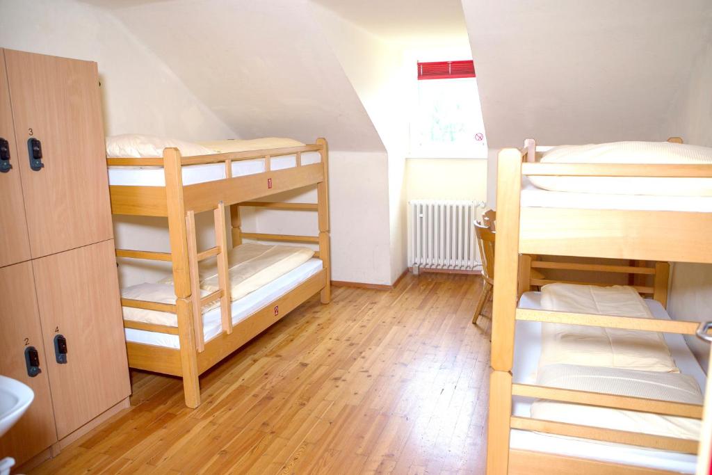 Четырехместный (Четырехместный номер с ванной комнатой), YoHo - International Youth Hostel
