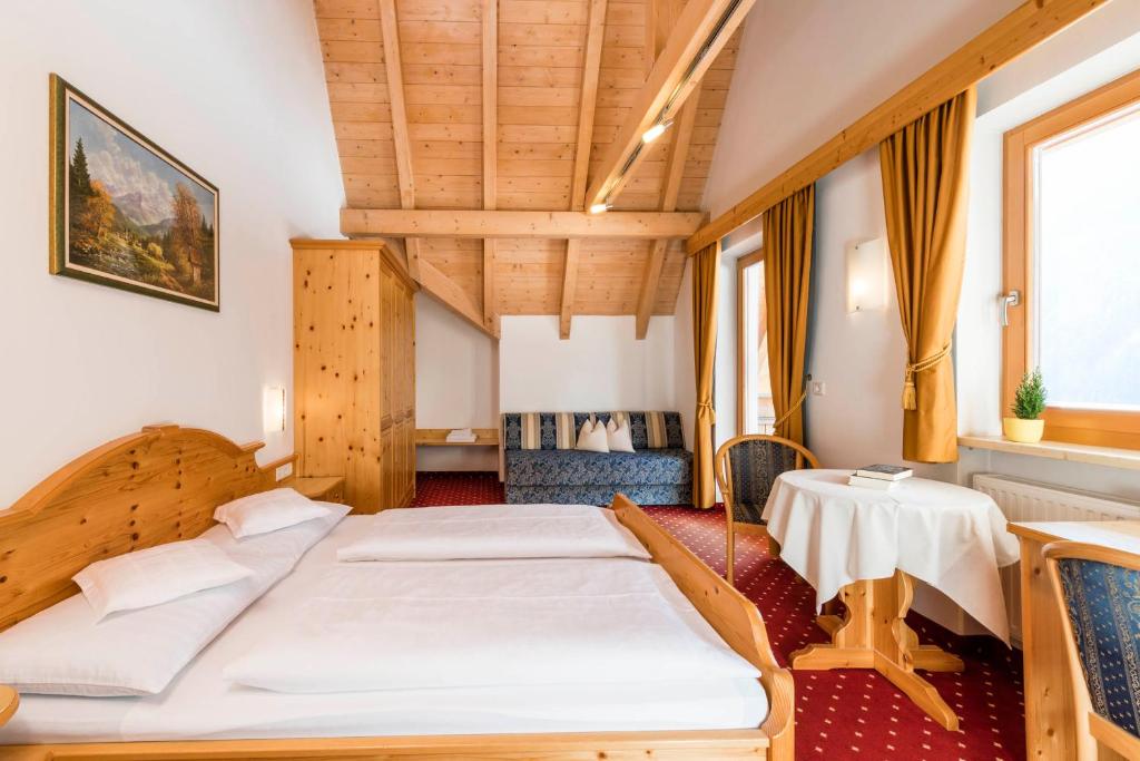 B&B Hotel Alpenrose Rooms & Apartments photo 4