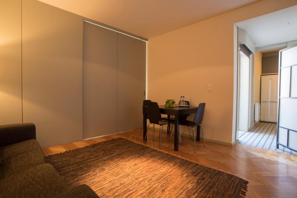 Студио (Улучшенный номер-студио (для 2 взрослых и 2 детей)), bnapartments Trindade