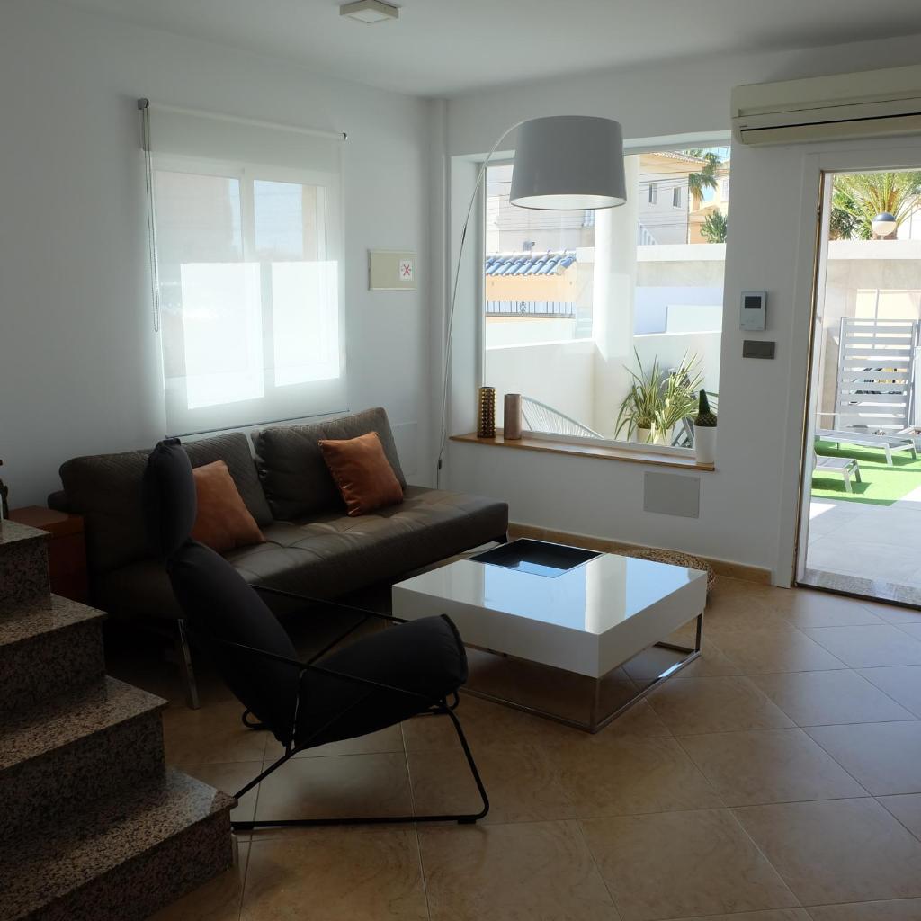 EBLI House photo 3
