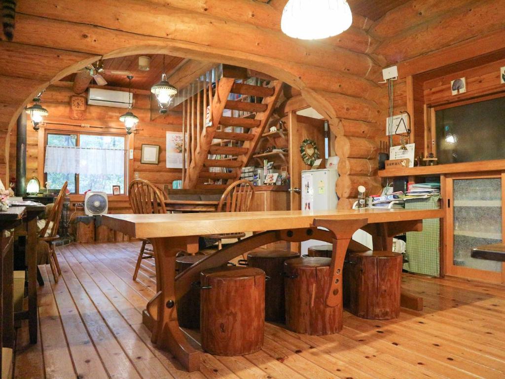 Canadian Loghouse Inn AzuminoYujin photo 2