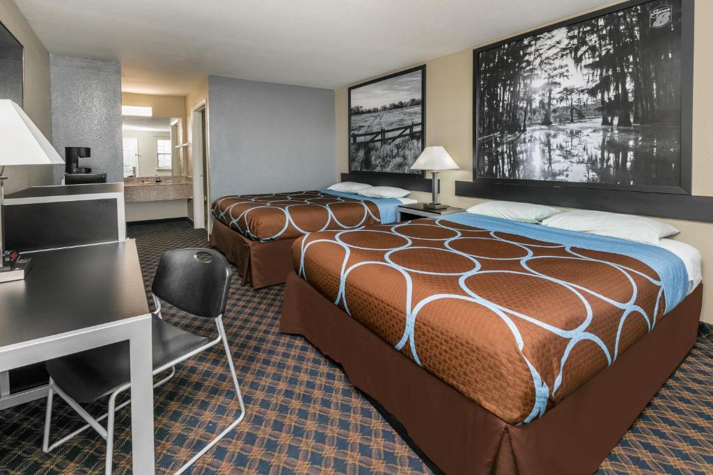 Super 8 by Wyndham Arlington Near AT&T Stadium photo 2
