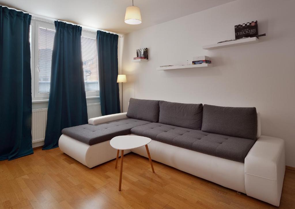 Апартаменты (Апартаменты Делюкс с 2 спальнями и балконом), Business&Family Ambiente Apartments
