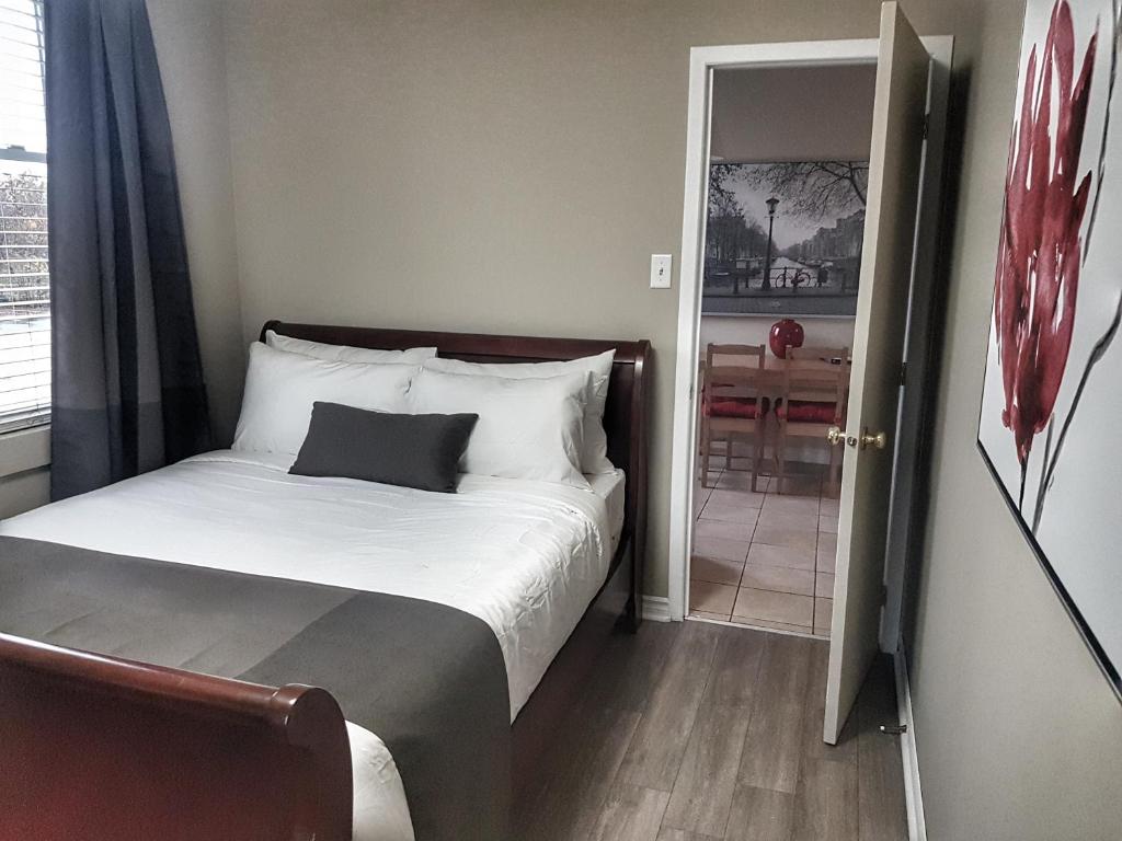 Cozy 2-Bedroom Apartment #25 by Amazing Property Rentals photo 1