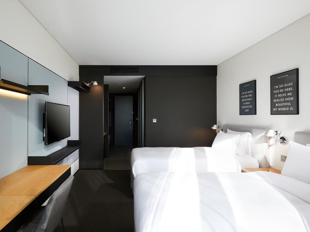 Двухместный (Staycation Offer - Deluxe Twin - Late Check out at 14:00), GLAD Mapo