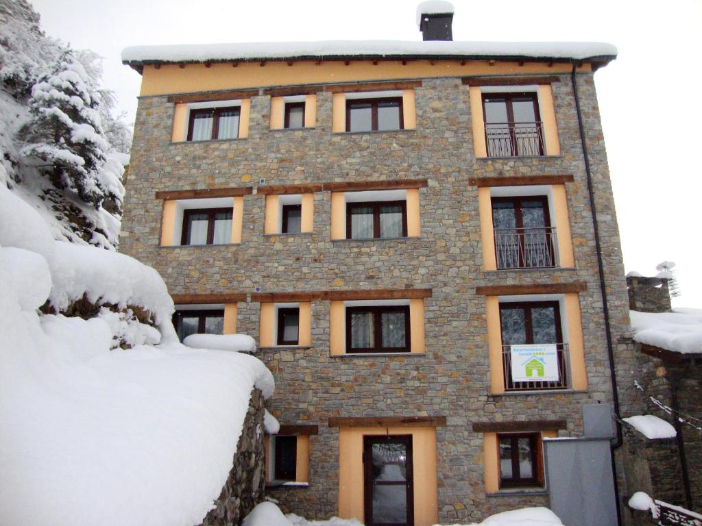{
  "en-gb": "Apartamentos Arinsal 3000"
}