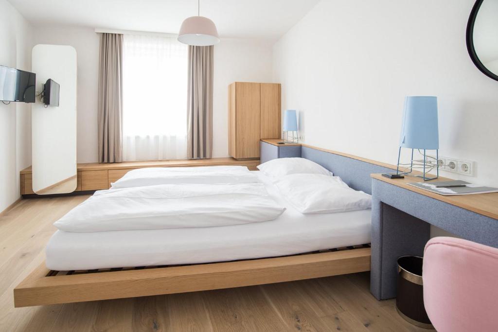 Двухместный (Двухместный номер «Комфорт» с 1 кроватью), Altstadthotel Weisse Taube
