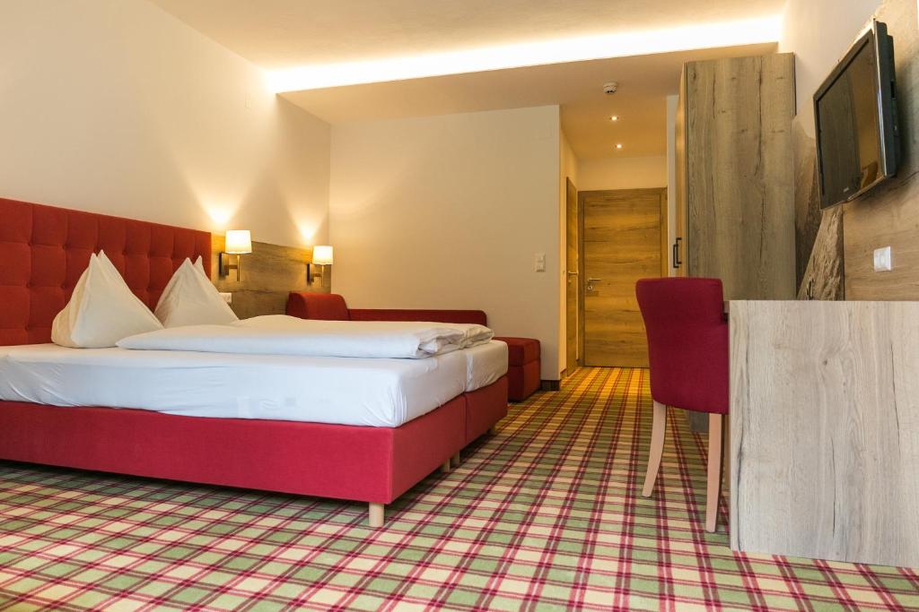 Familiengut Hotel Burgstaller Room Type - Superior Double Room with Balcony