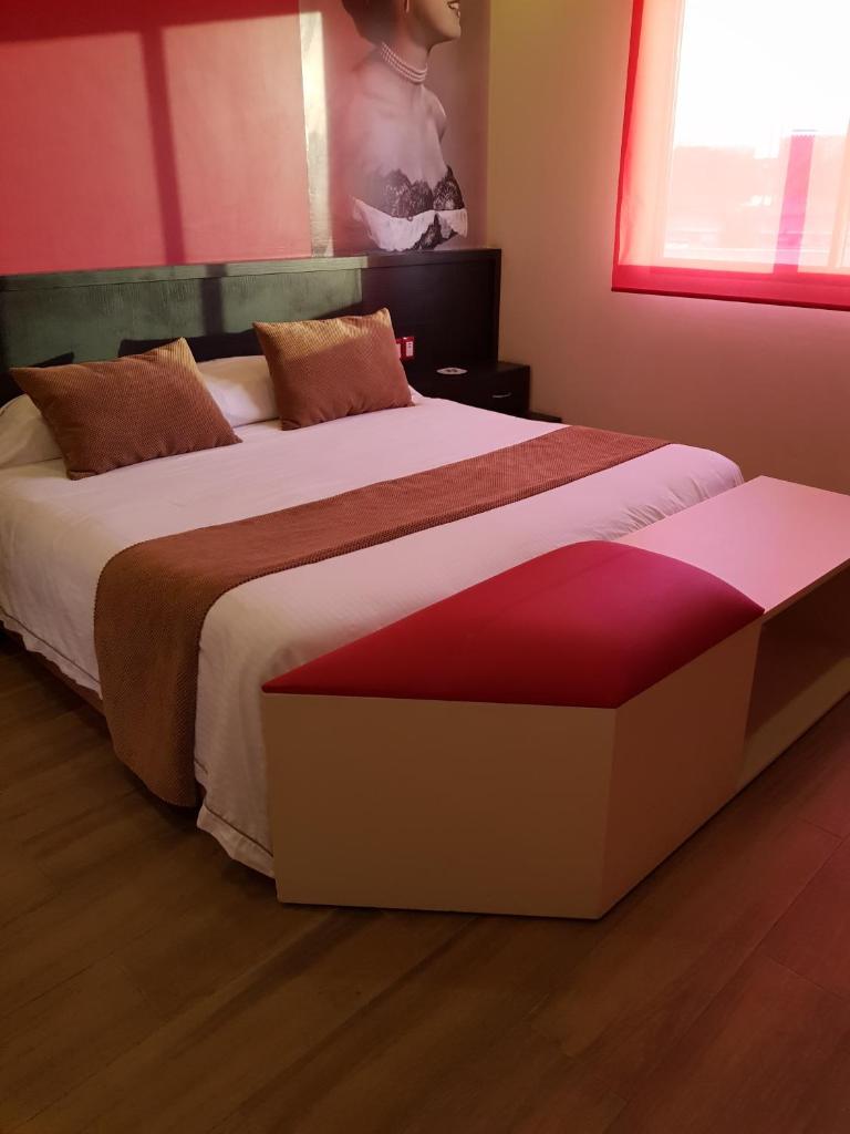 Сьюит (Представительский номер), Hotel Hollywood