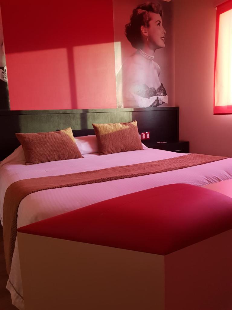 Сьюит (Представительский номер), Hotel Hollywood