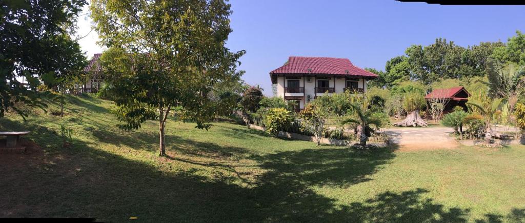 Singgahsana Villa photo 1