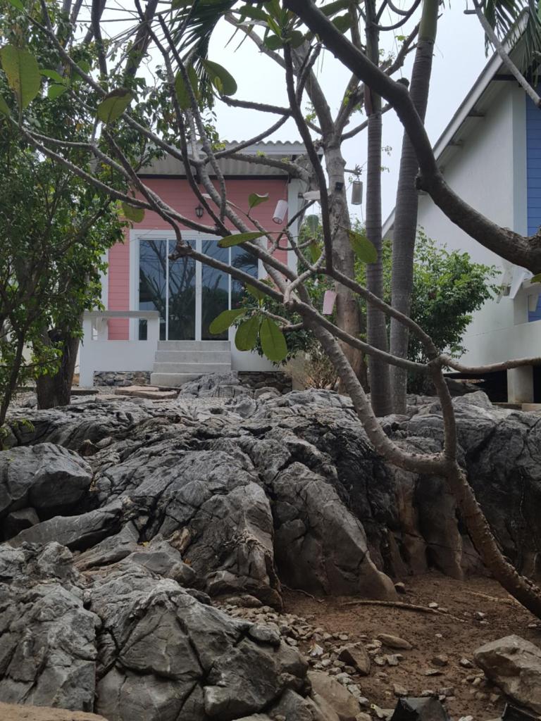 Charlie's Bungalows photo 3