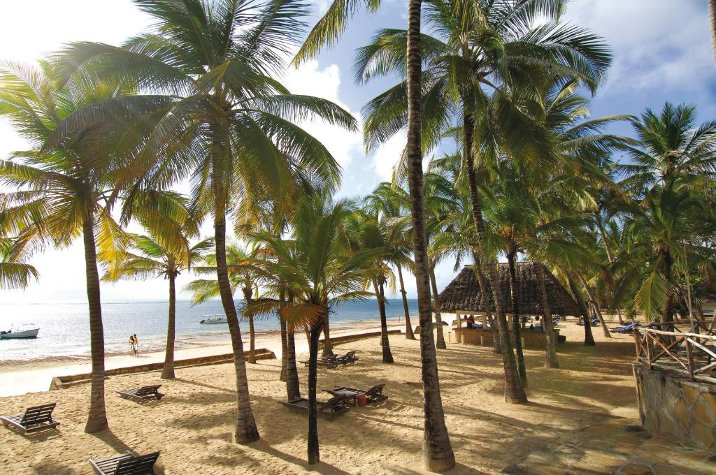 Sandies Tropical Village photo 3