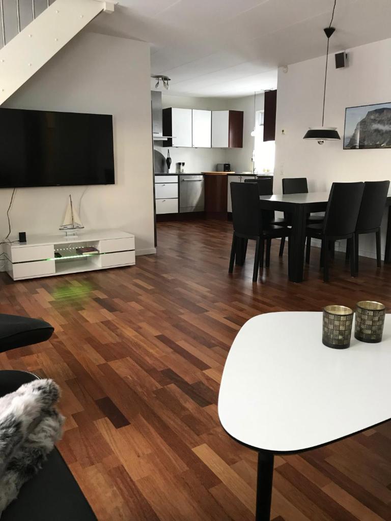 Hotel Nuuk - Apartment Nanoq photo 4