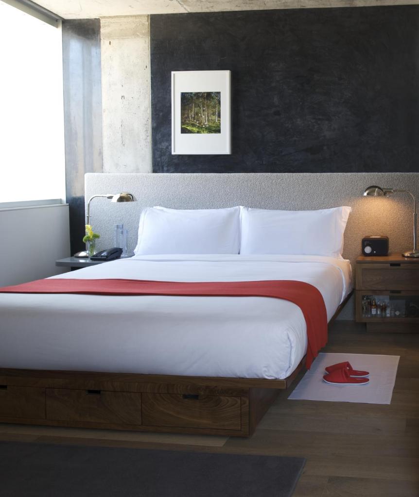 Двухместный (Улучшенный номер с кроватью размера «queen-size» и балконом), Nolitan Hotel SoHo - New York