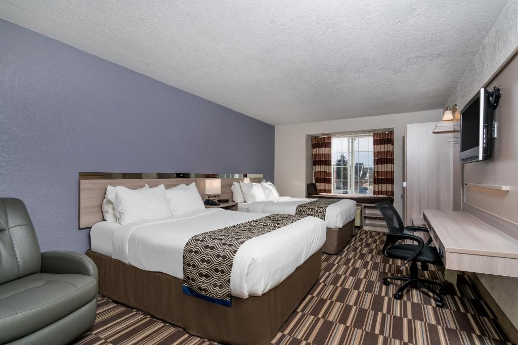 Microtel Inn & Suites by Wyndham Rochester North Mayo Clinic image