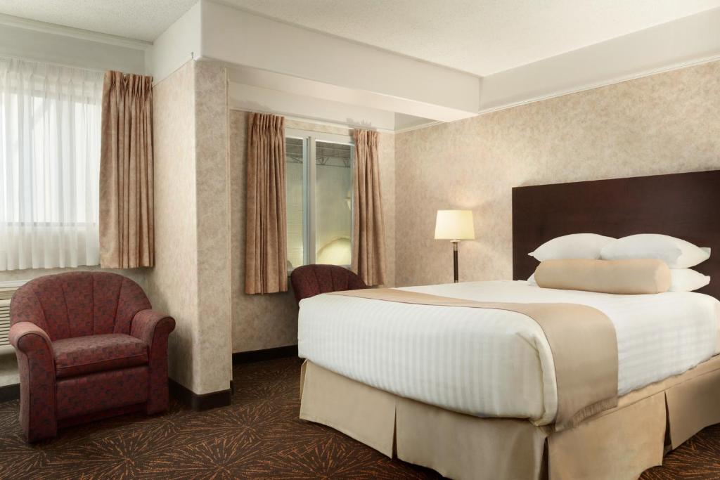 Travelodge by Wyndham Lloydminster photo 2