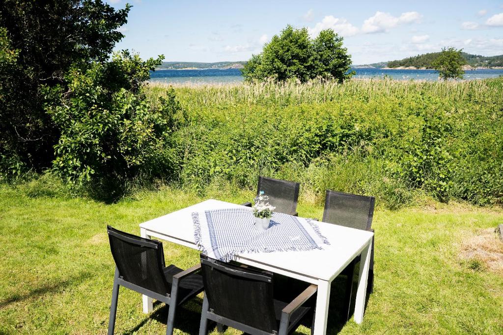 Anfasteröd Gårdsvik - Sjöstugan photo 3